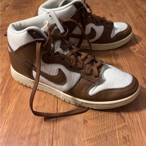 Nike Men's Brown and Cream Sneakers